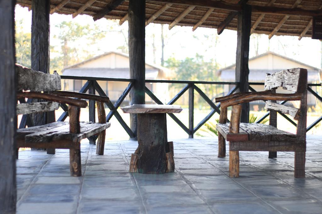 Hotel Siddhartha Wildlife Retreat Meghauli Exterior foto